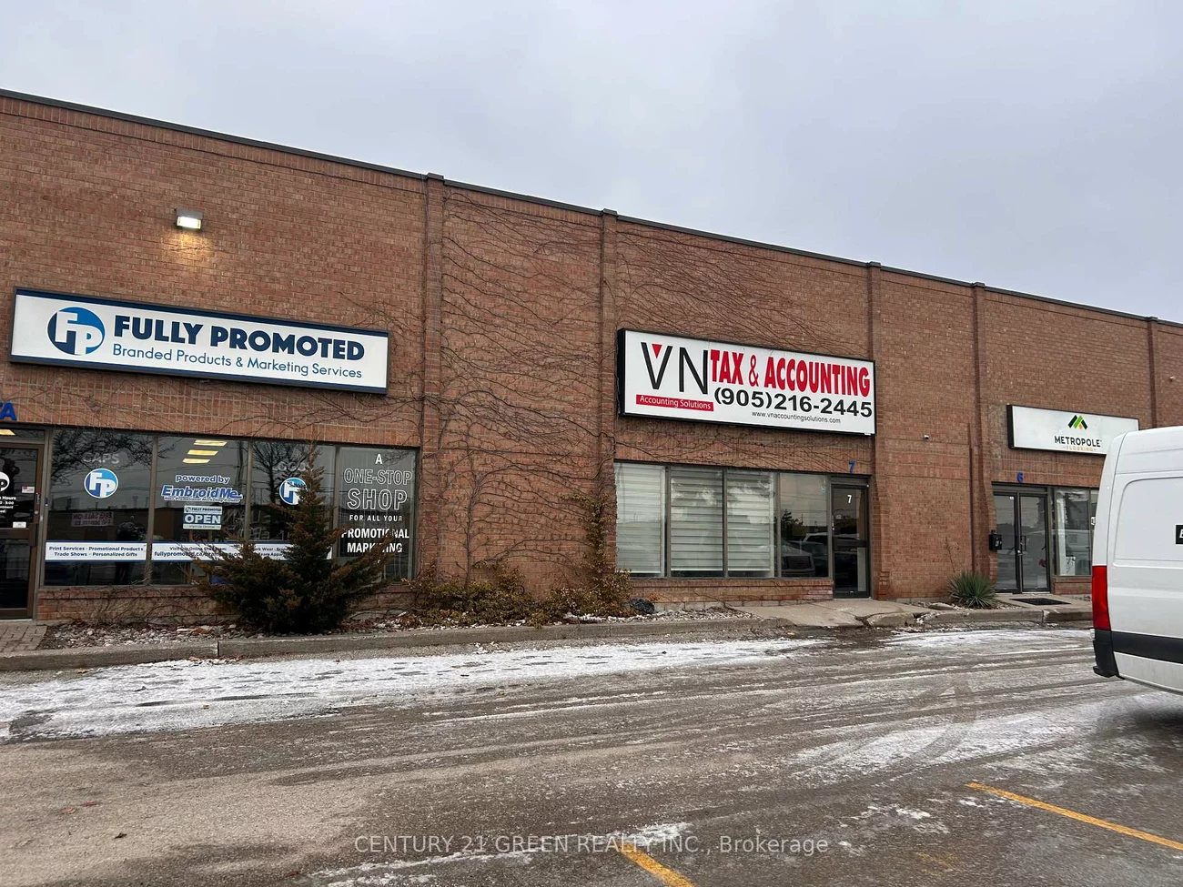 100, Wilkinson, Brampton East Industrial, Brampton