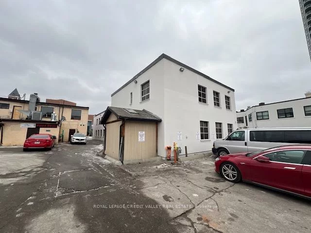 32, Queen, Downtown Brampton, Brampton