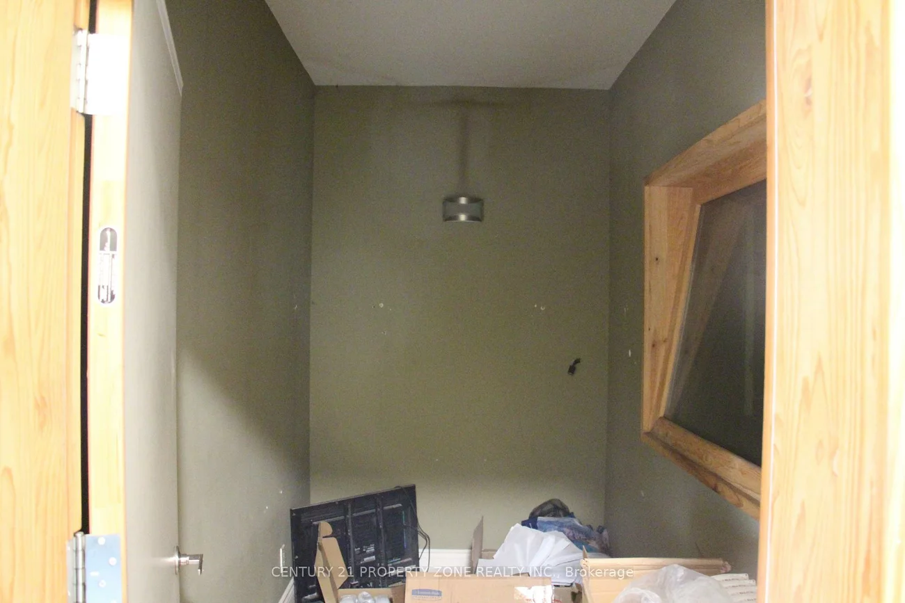 173, Advance, Steeles Industrial, Brampton