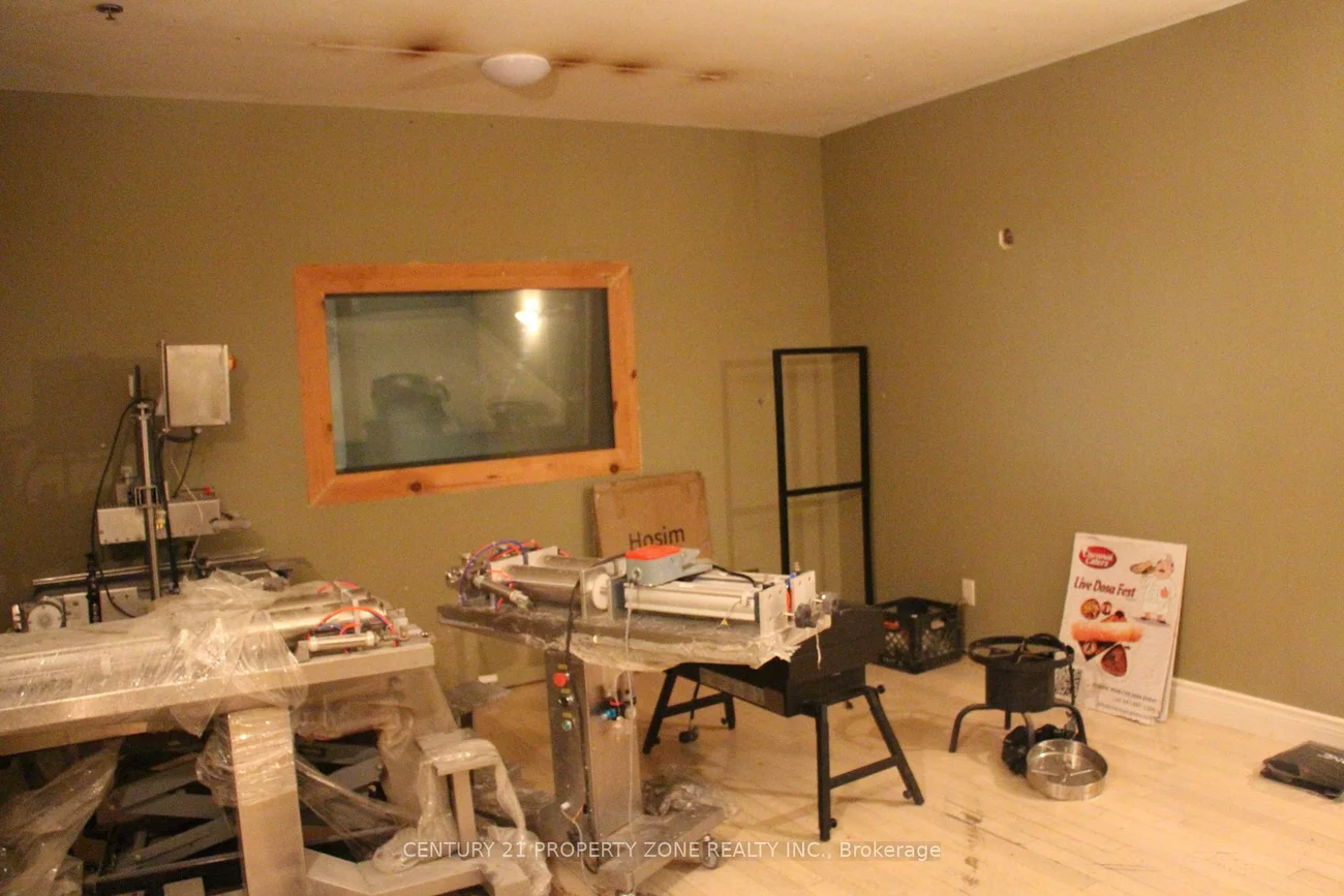 173, Advance, Steeles Industrial, Brampton