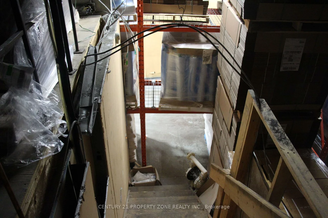 173, Advance, Steeles Industrial, Brampton