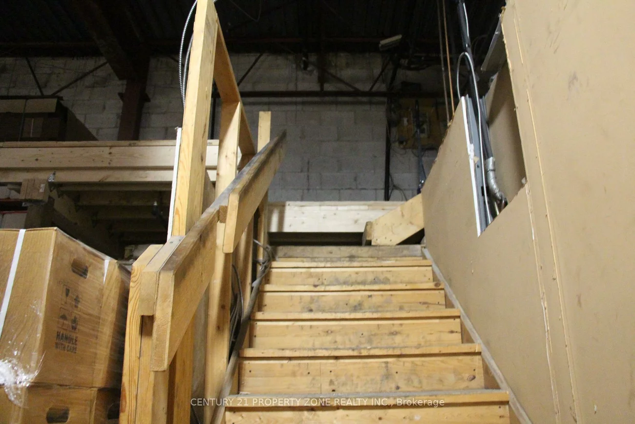 173, Advance, Steeles Industrial, Brampton