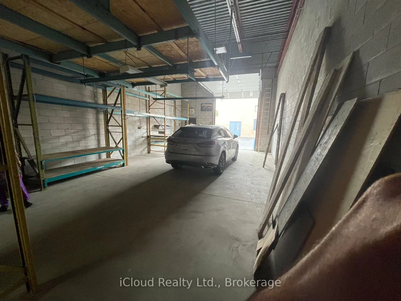 19, Kenview, Parkway Belt Industrial Area, Brampton