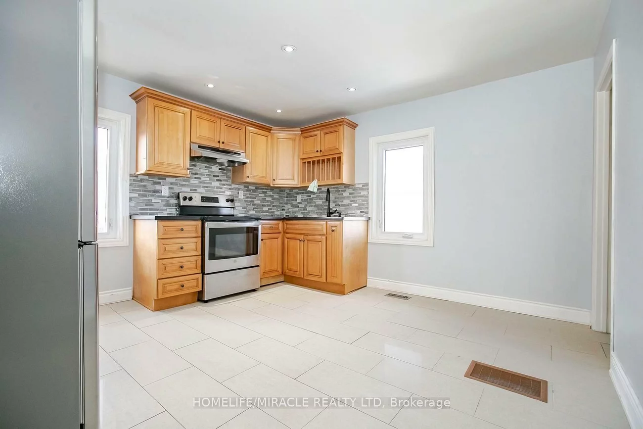 144, Queen, Downtown Brampton, Brampton