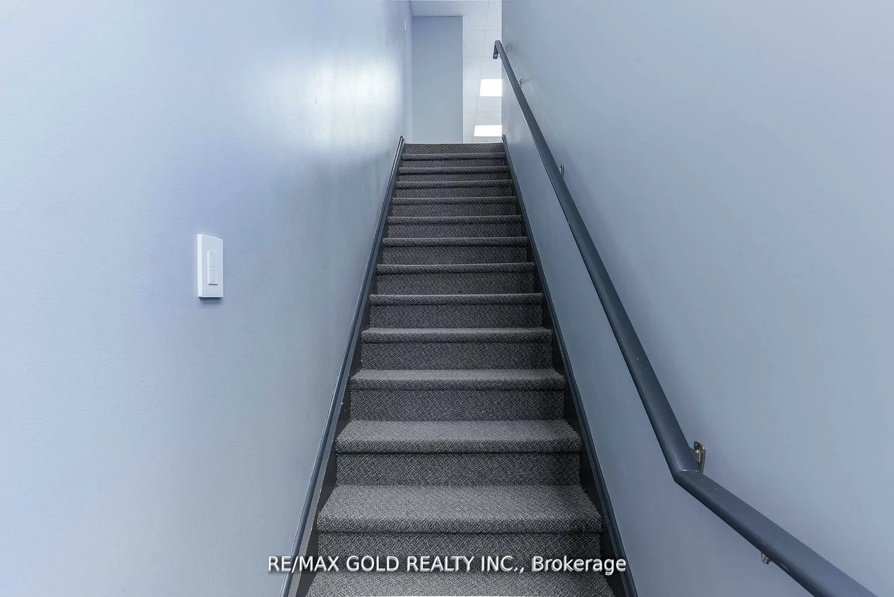 351, Parkhurst, Parkway Belt Industrial Area, Brampton