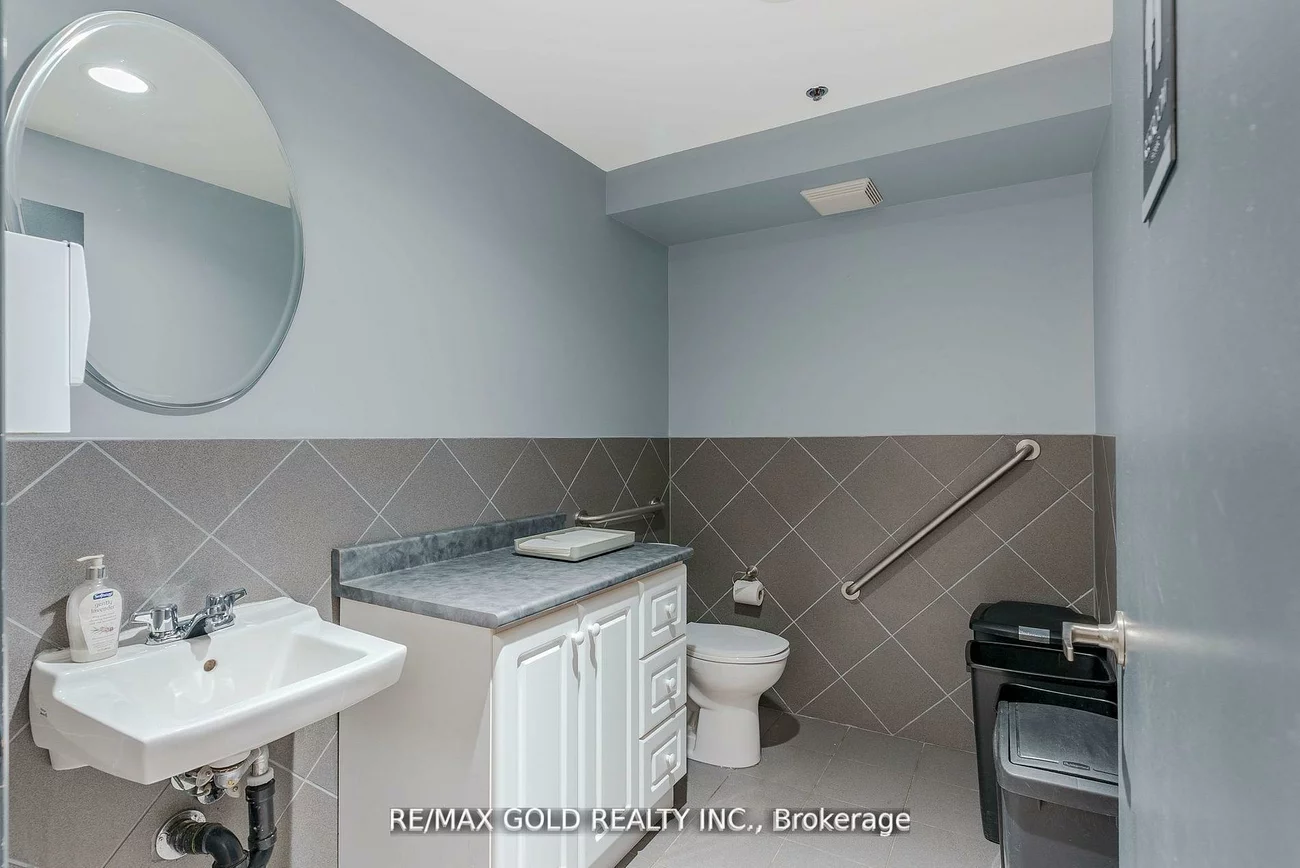 351, Parkhurst, Parkway Belt Industrial Area, Brampton