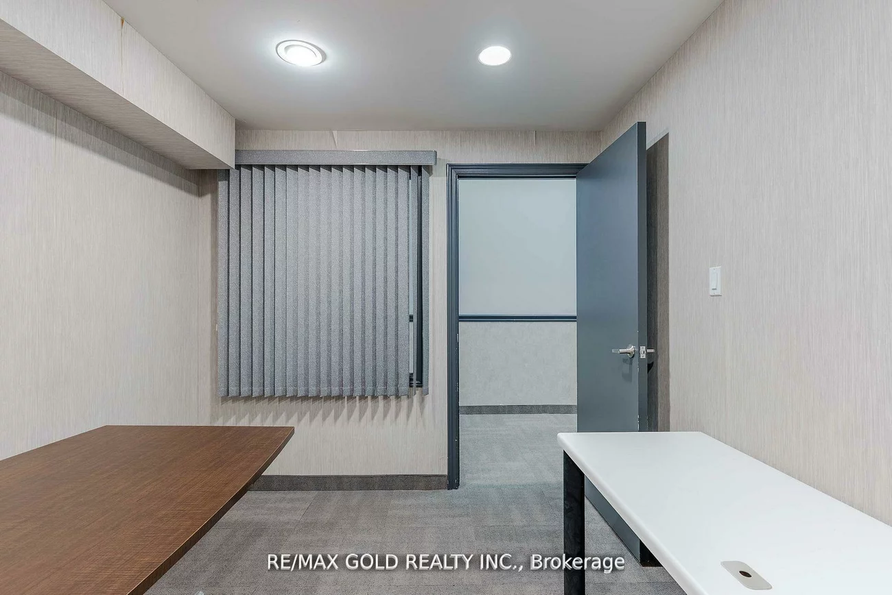 351, Parkhurst, Parkway Belt Industrial Area, Brampton