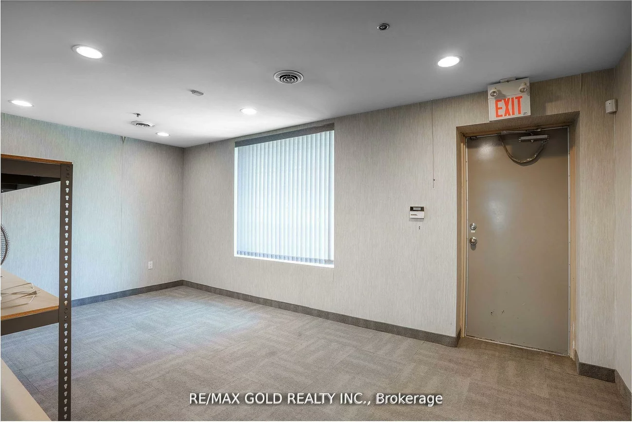 351, Parkhurst, Parkway Belt Industrial Area, Brampton