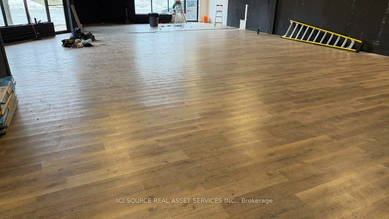 18, Strathearn, Steeles Industrial, Brampton