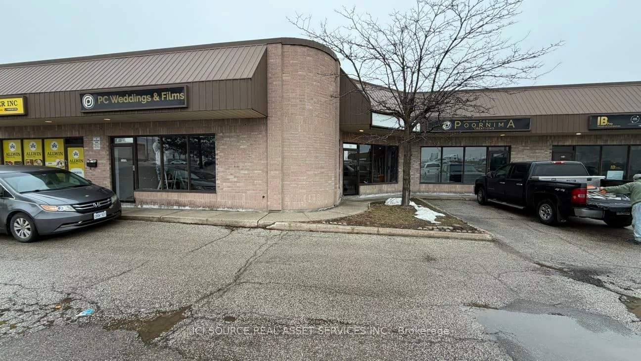 18, Strathearn, Steeles Industrial, Brampton