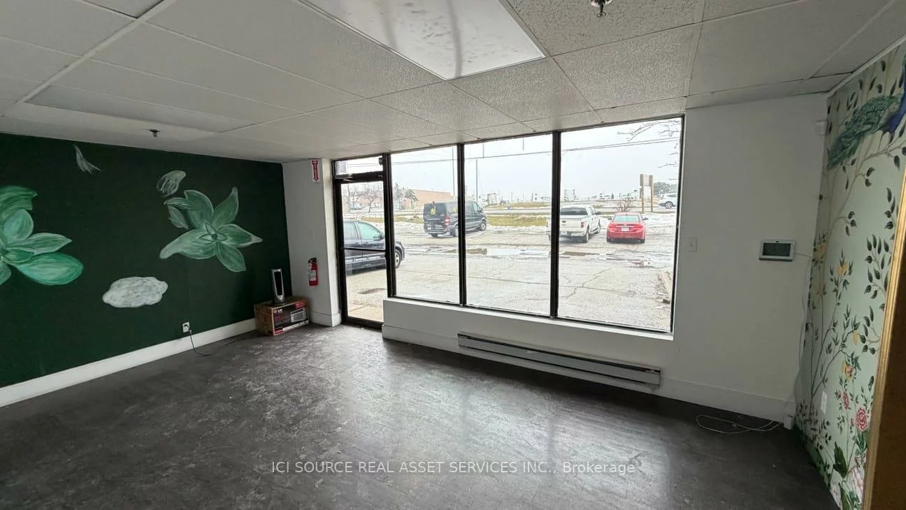 18, Strathearn, Steeles Industrial, Brampton