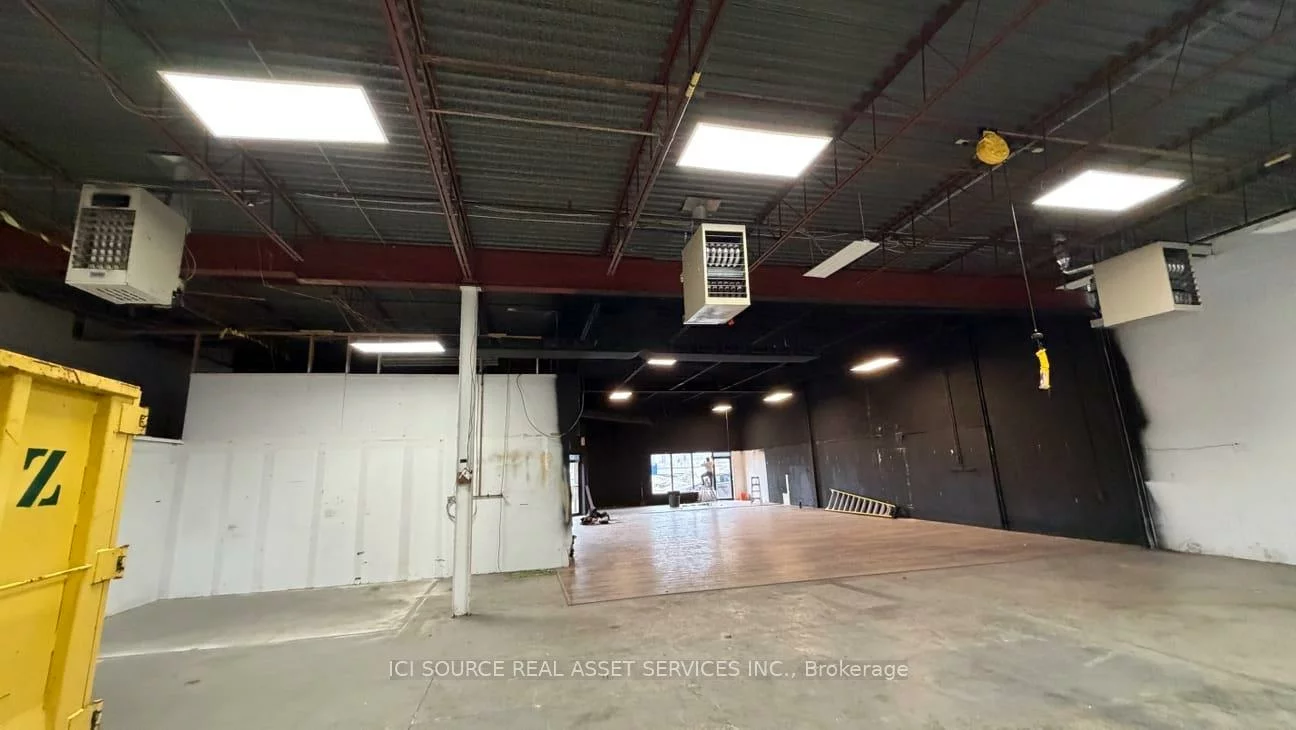 18, Strathearn, Steeles Industrial, Brampton