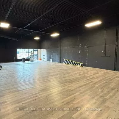 18, Strathearn, Steeles Industrial, Brampton