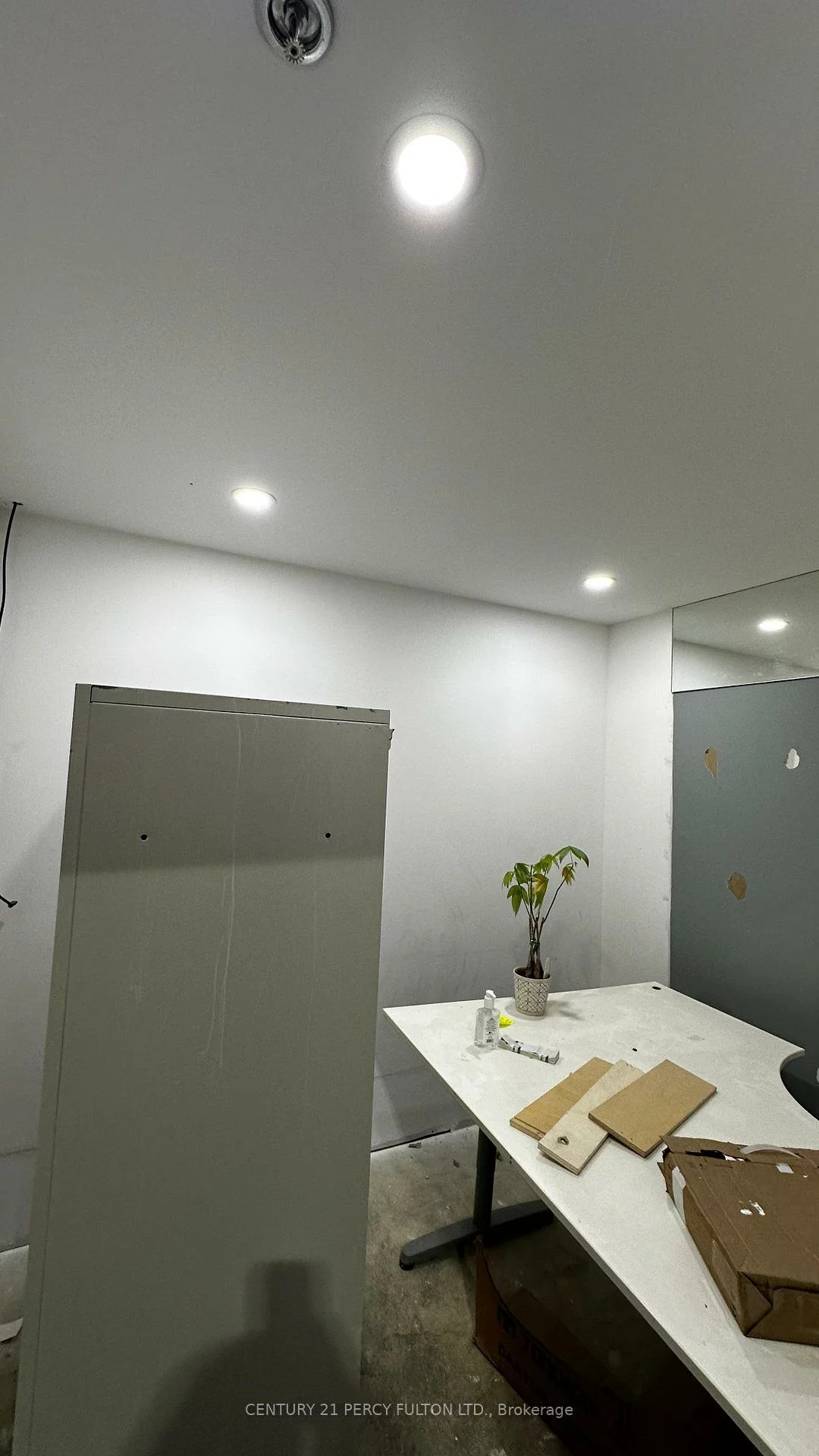 2074, Steeles, Southgate, Brampton