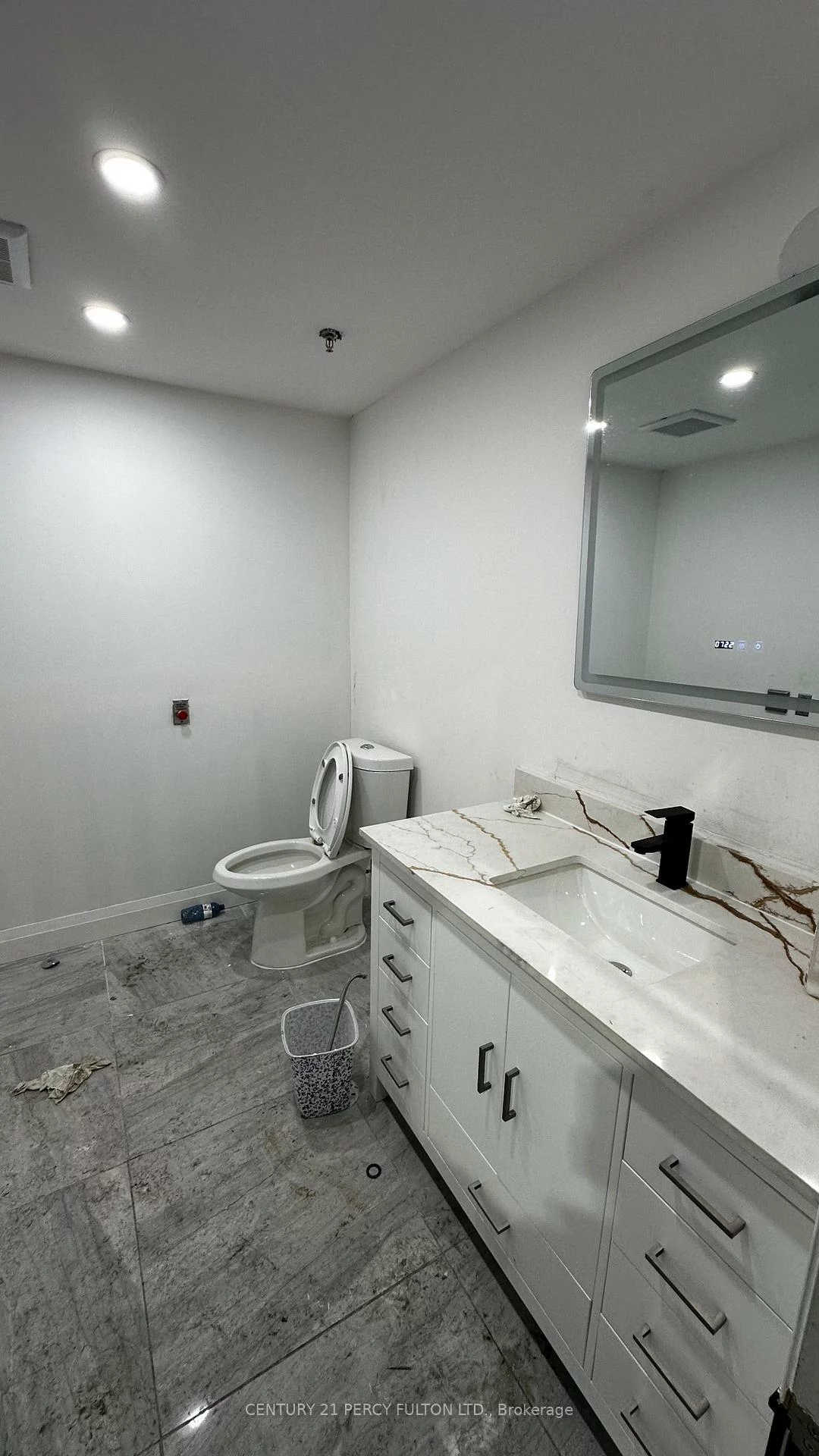 2074, Steeles, Southgate, Brampton