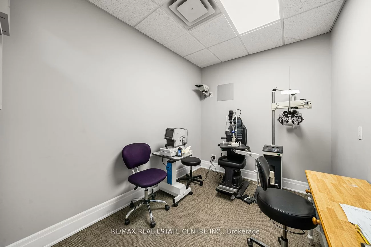 341, Parkhurst, Parkway Belt Industrial Area, Brampton