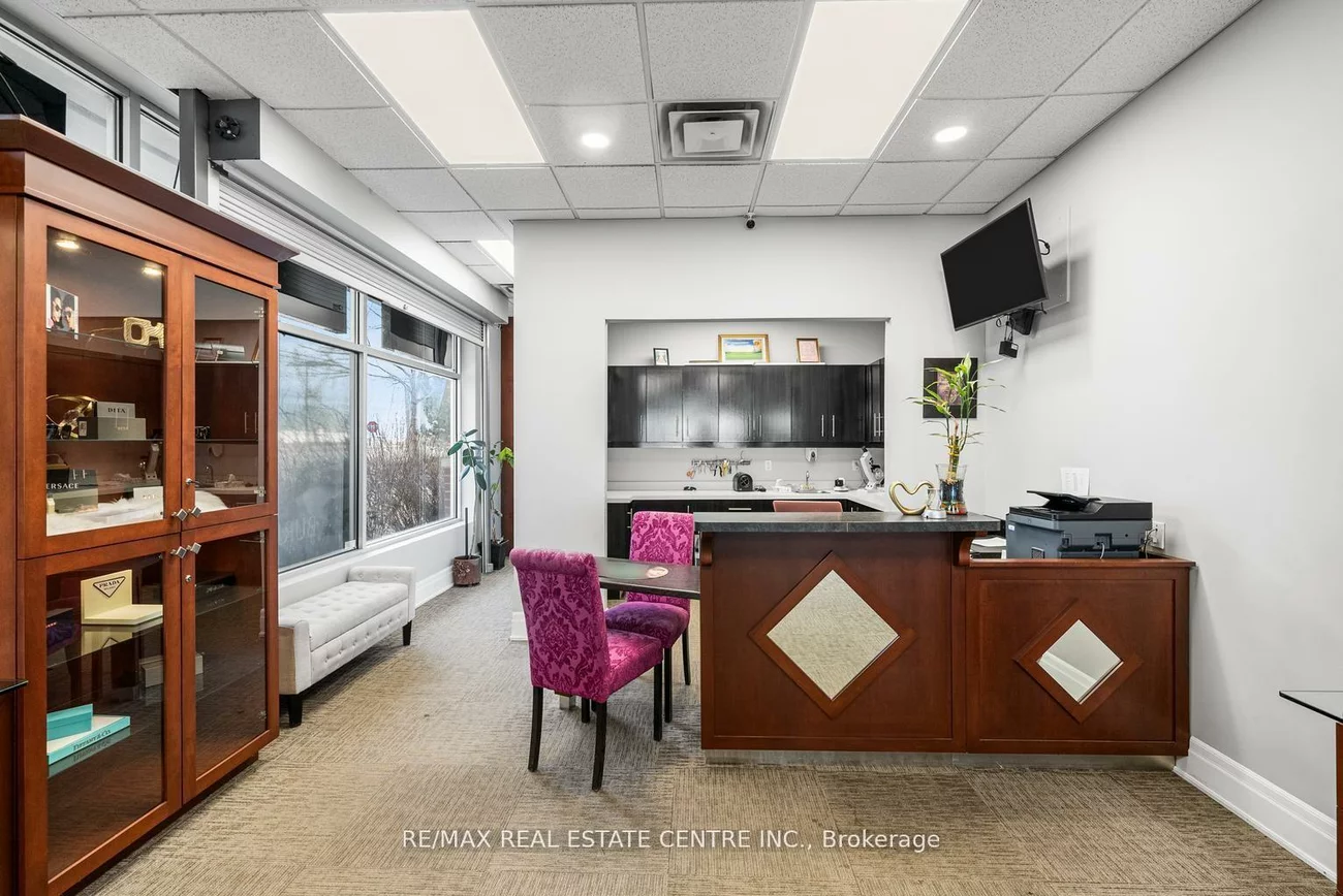 341, Parkhurst, Parkway Belt Industrial Area, Brampton