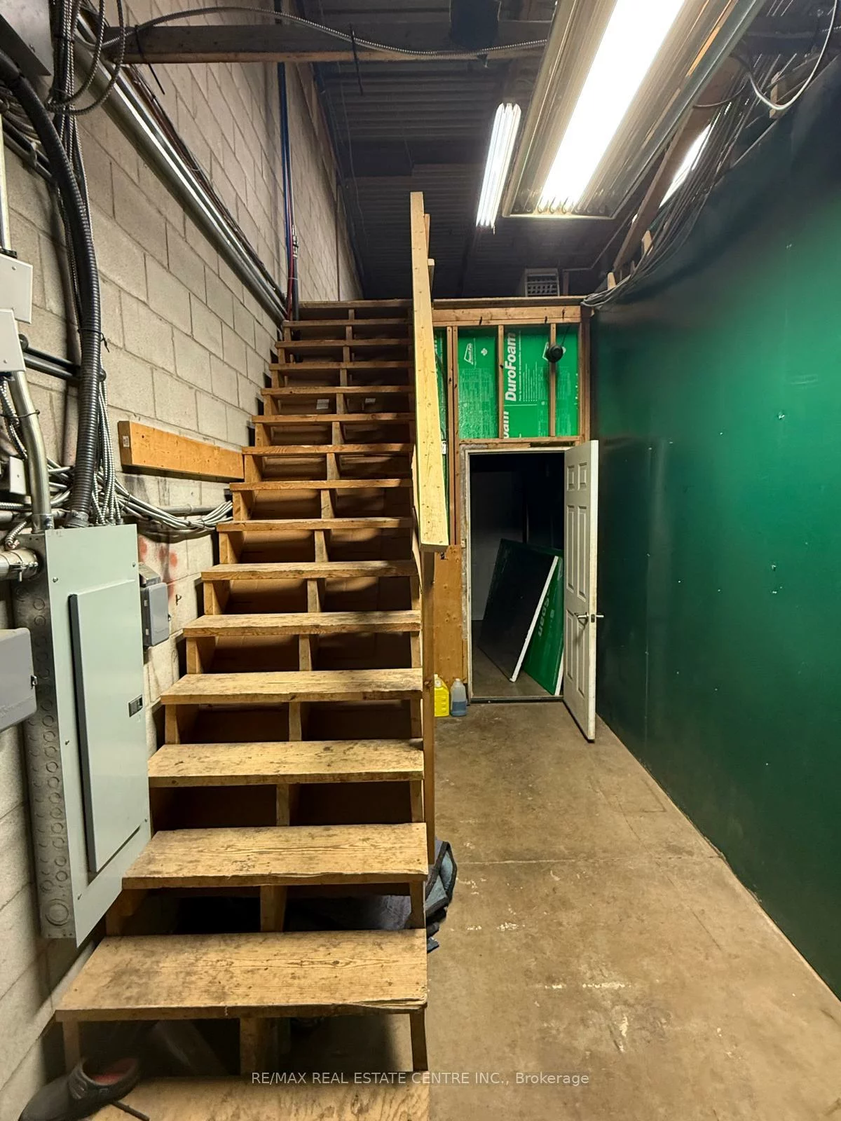 175, Advance, Steeles Industrial, Brampton