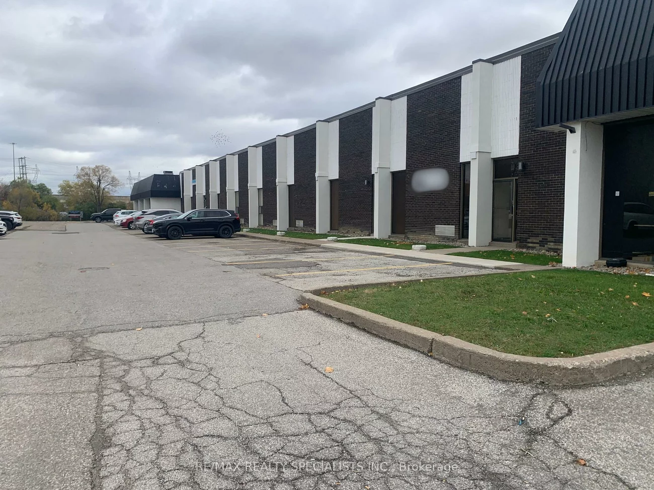 22, Melanie, Steeles Industrial, Brampton