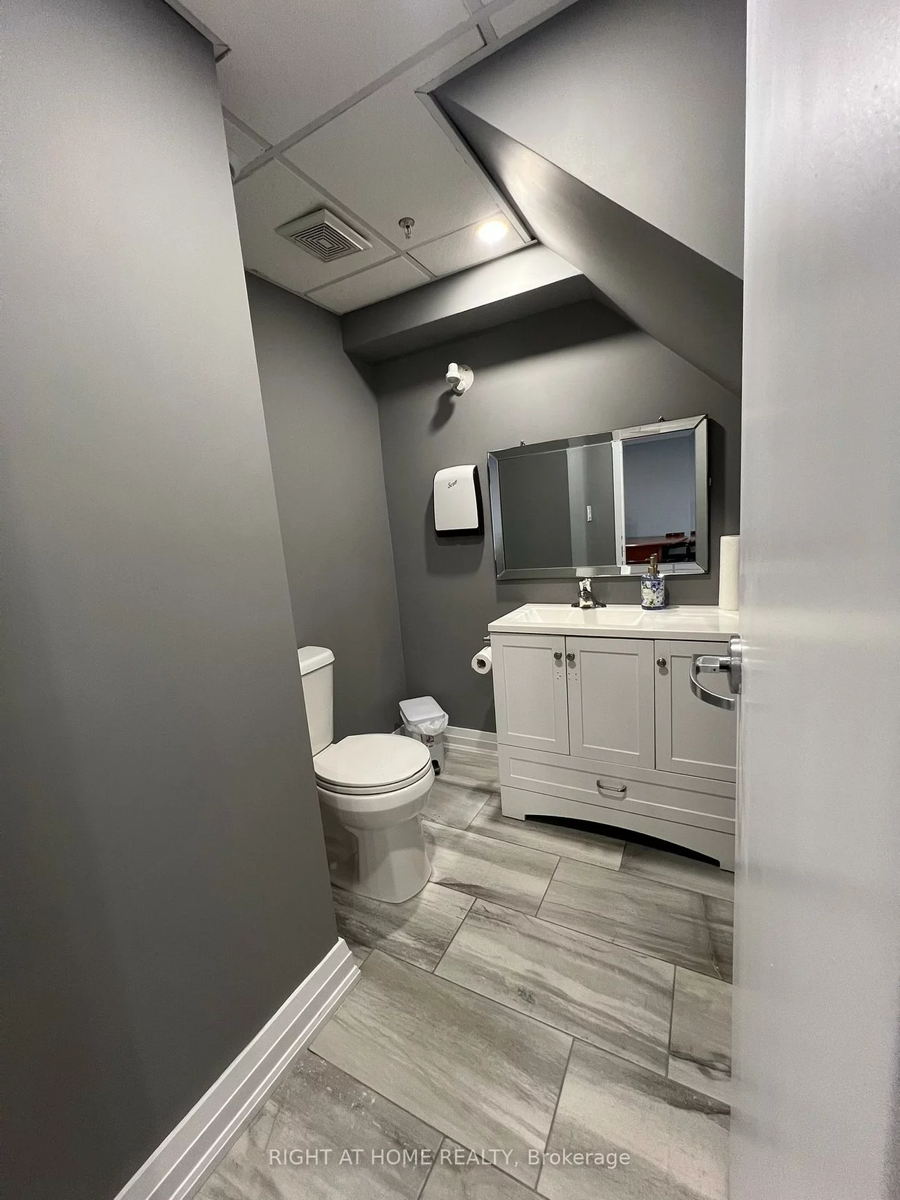 21, Kenview, Parkway Belt Industrial Area, Brampton