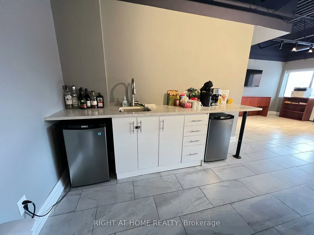 21, Kenview, Parkway Belt Industrial Area, Brampton