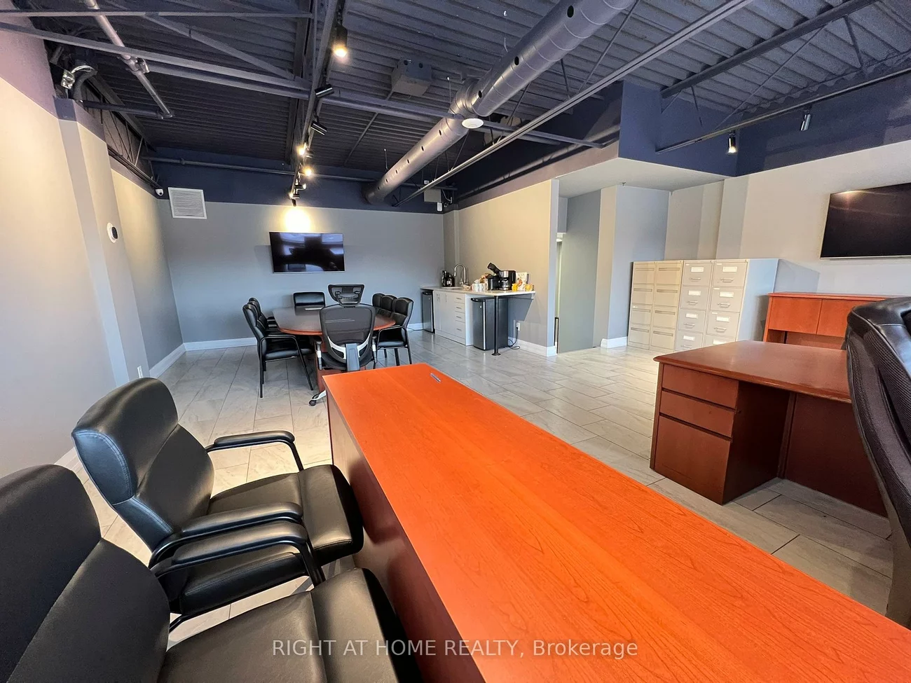 21, Kenview, Parkway Belt Industrial Area, Brampton