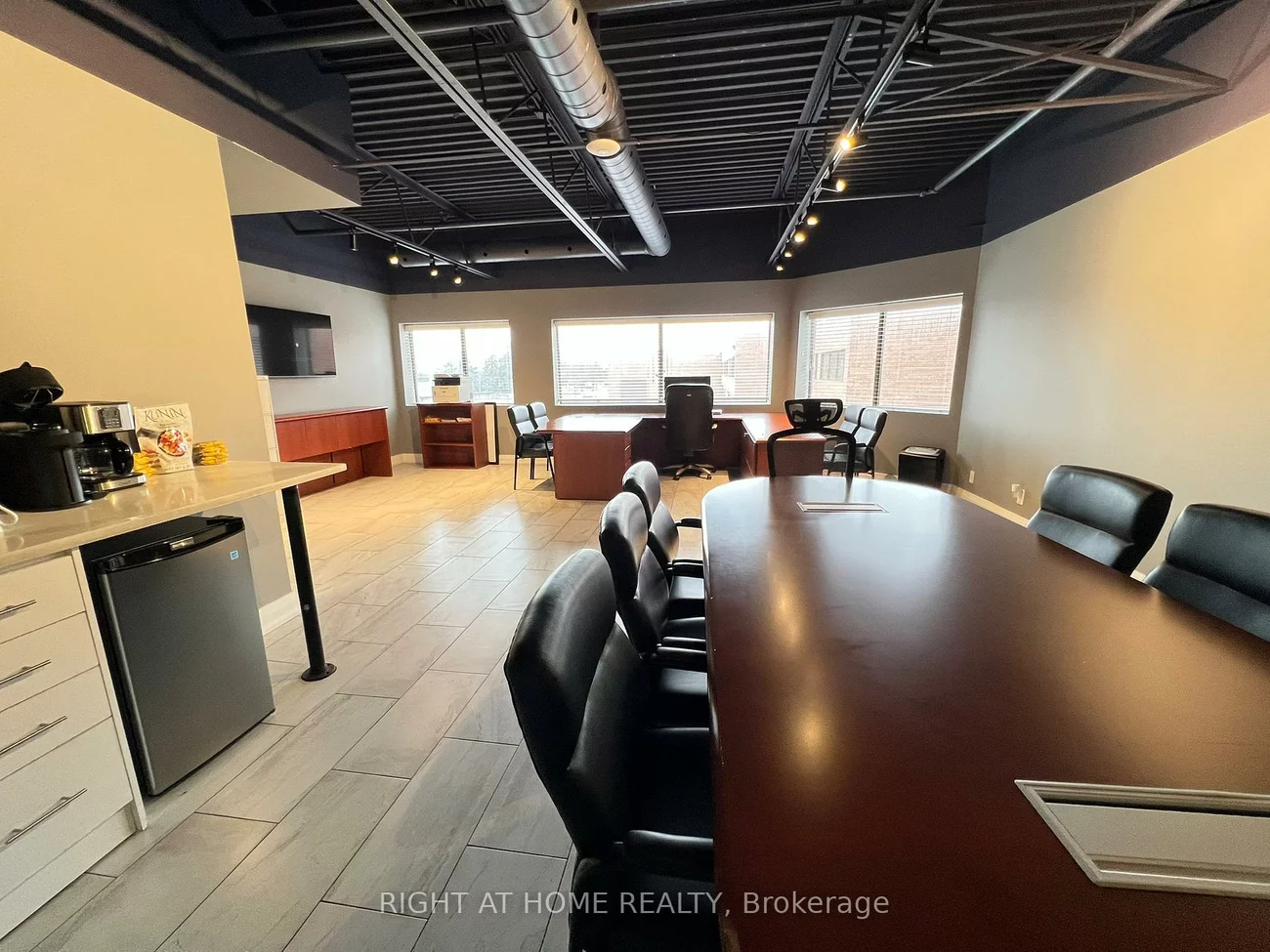 21, Kenview, Parkway Belt Industrial Area, Brampton