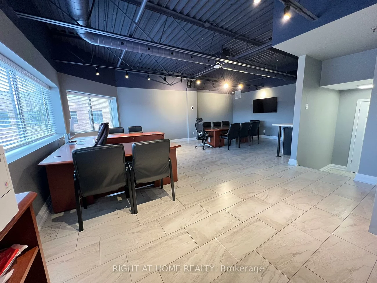 21, Kenview, Parkway Belt Industrial Area, Brampton