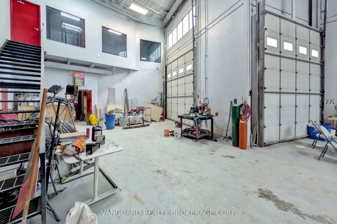 8, Cadetta, Highway 427, Brampton