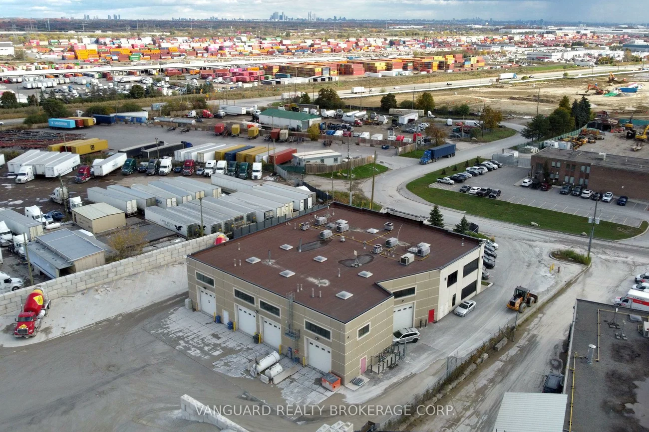 8, Cadetta, Highway 427, Brampton