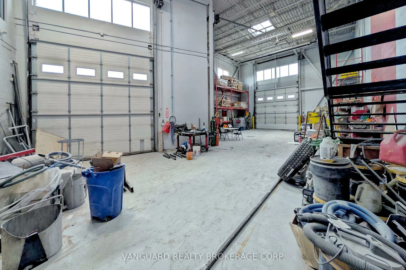 8, Cadetta, Highway 427, Brampton