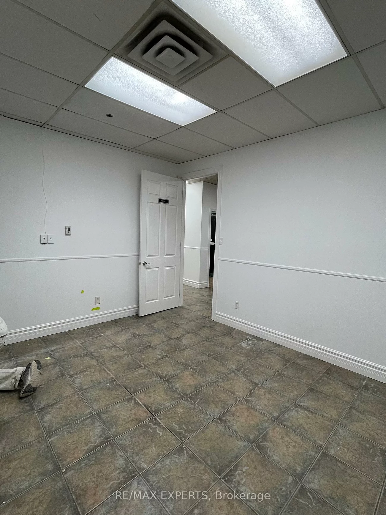 221, Deerhurst, Gore Industrial South, Brampton