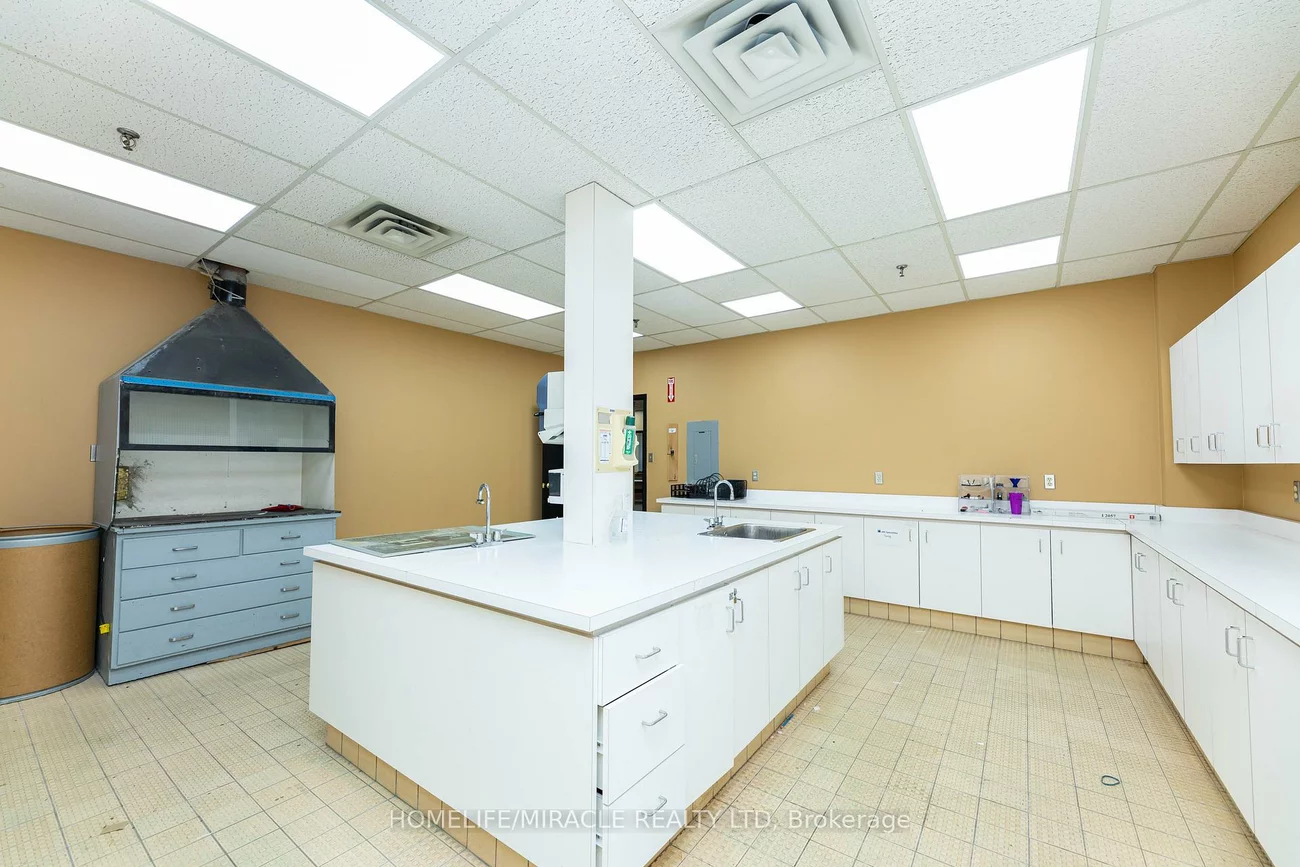 11, Automatic, Gore Industrial North, Brampton