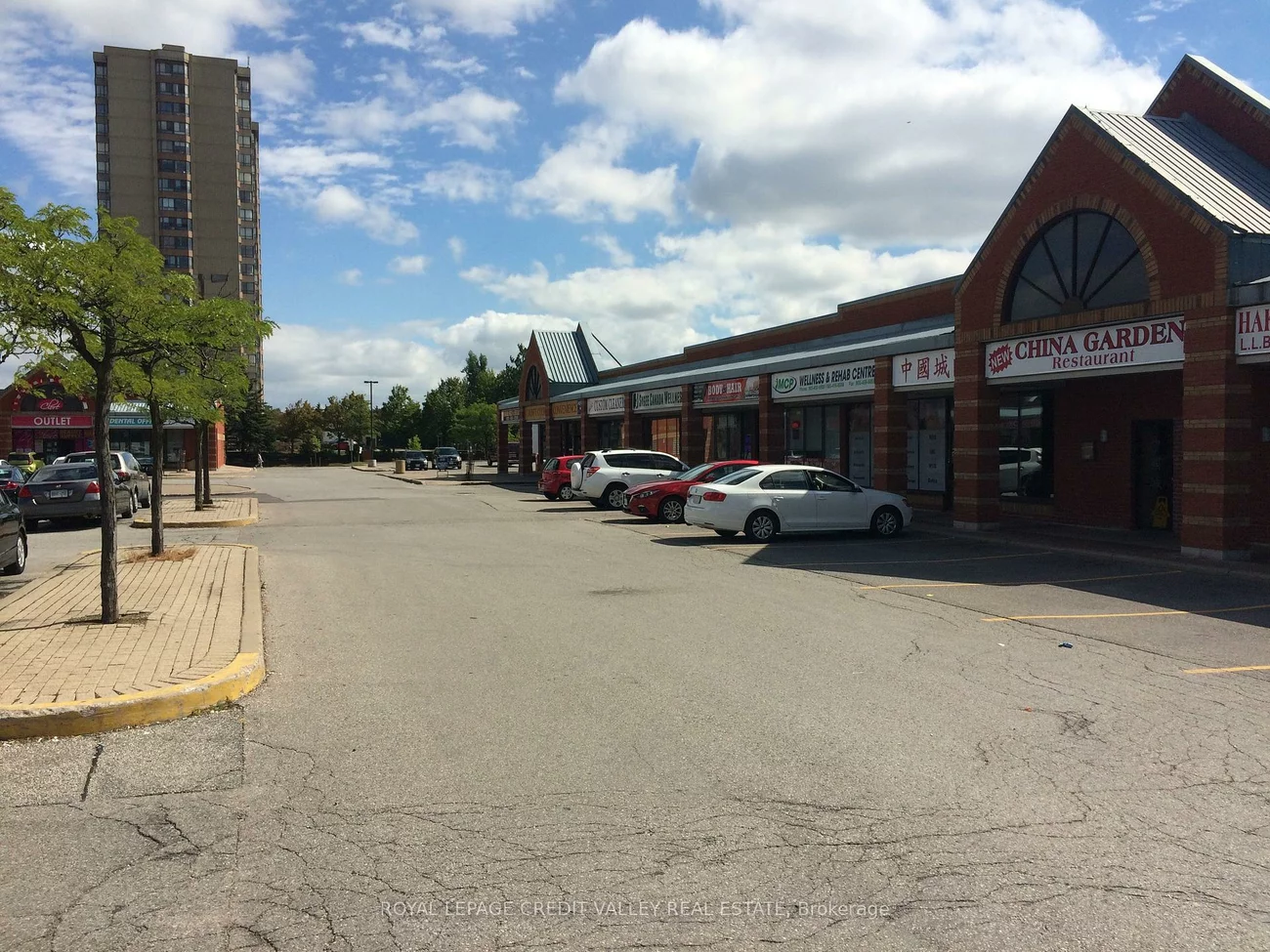 200, County Court, Fletcher's Creek South, Brampton
