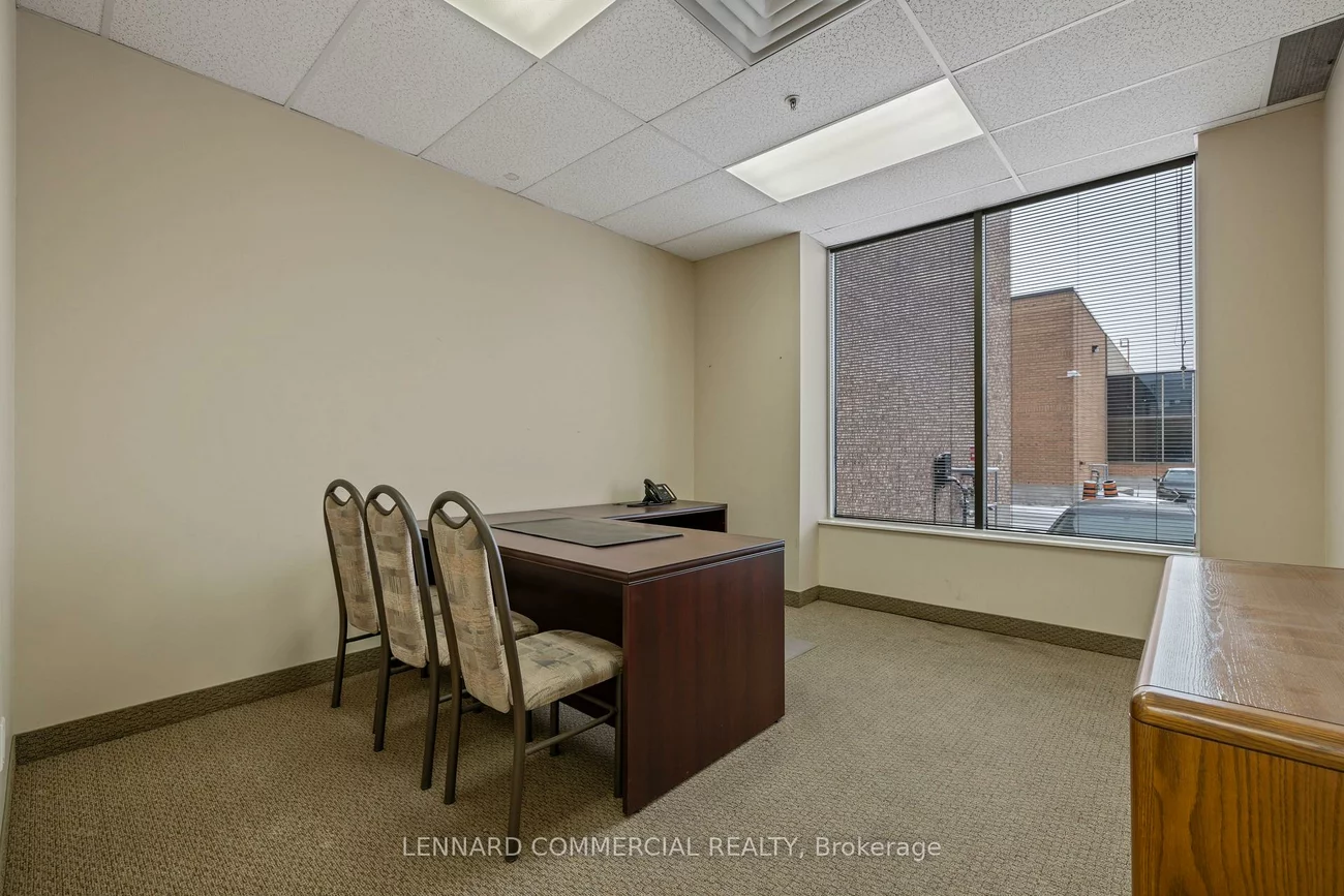 18, Hedgedale, Steeles Industrial, Brampton