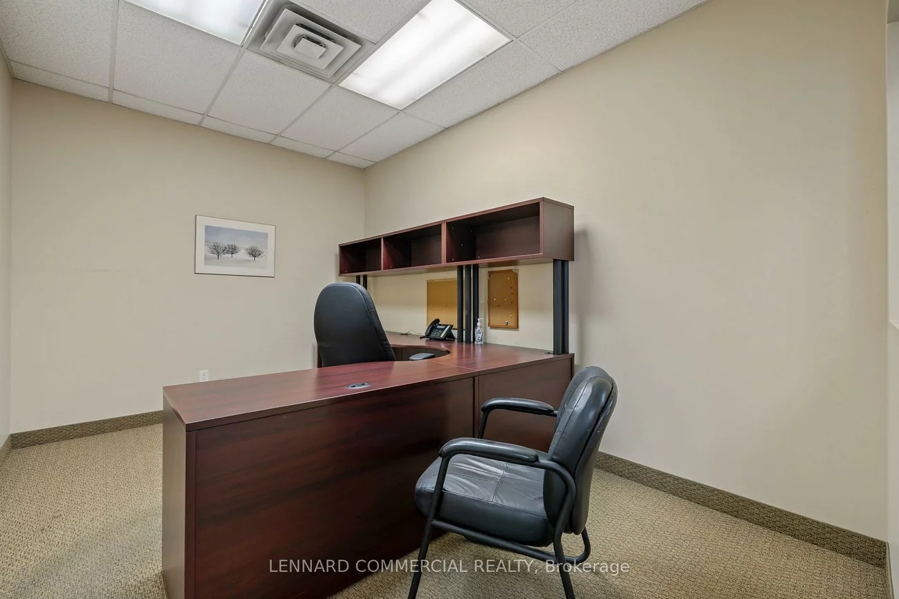 18, Hedgedale, Steeles Industrial, Brampton