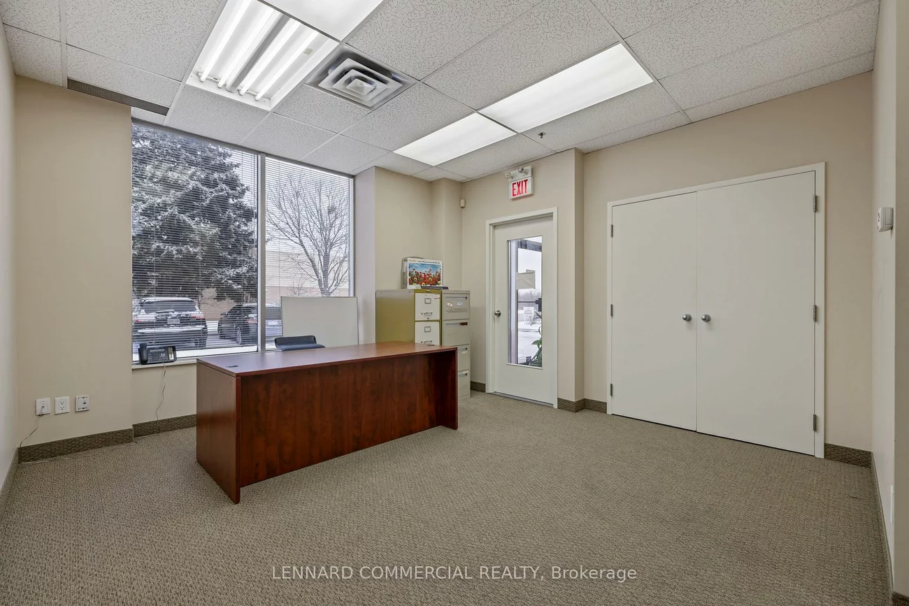 18, Hedgedale, Steeles Industrial, Brampton