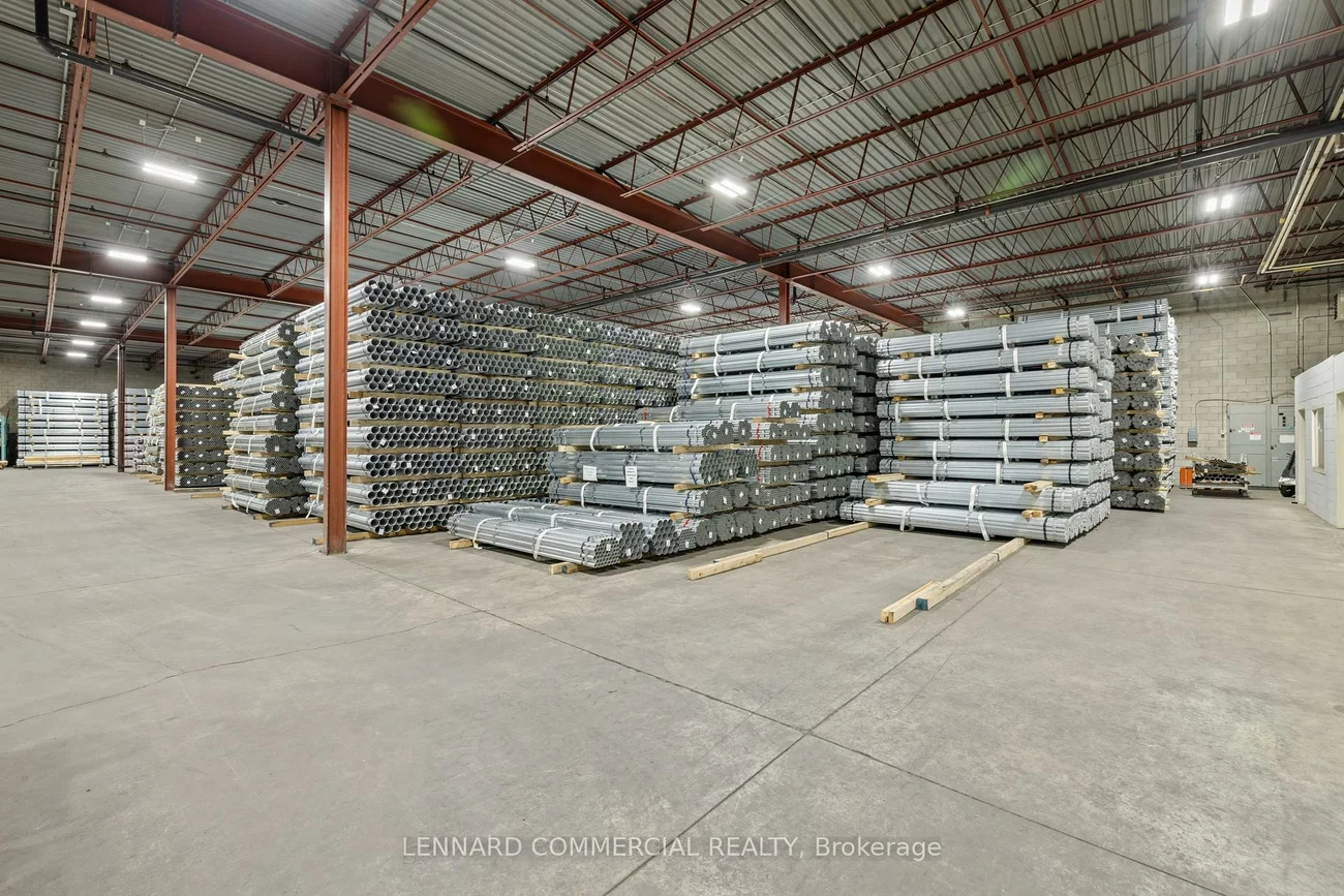 18, Hedgedale, Steeles Industrial, Brampton