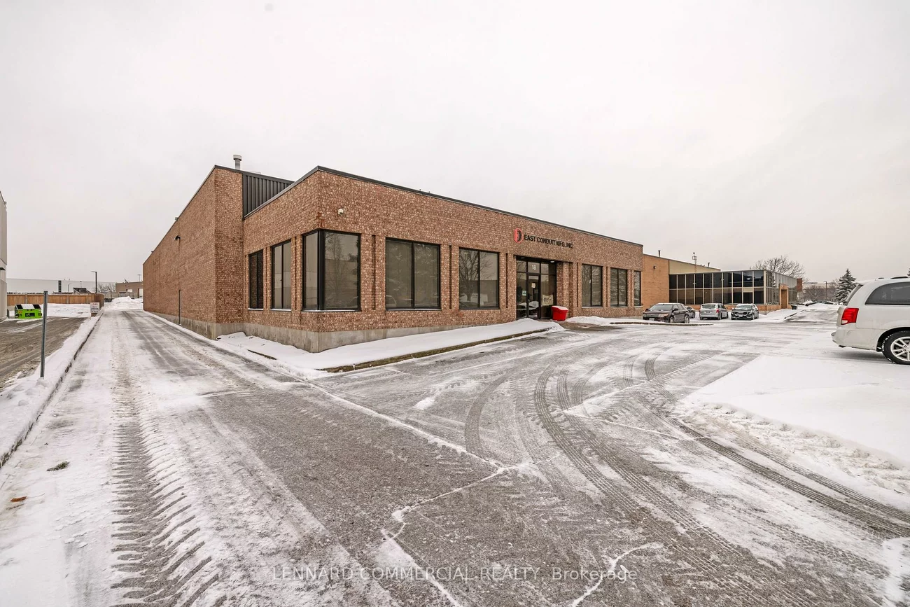 18, Hedgedale, Steeles Industrial, Brampton