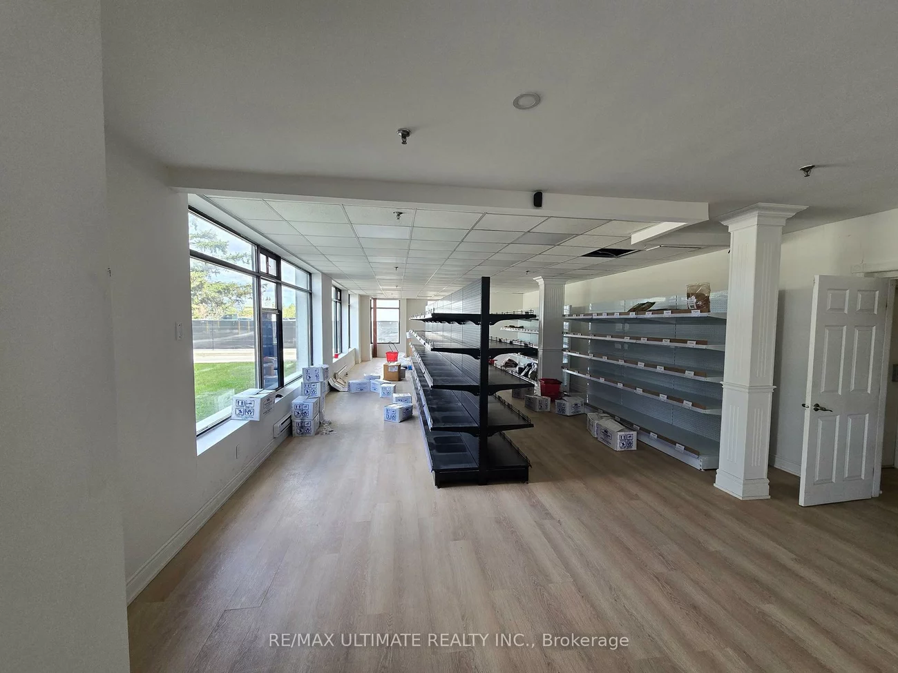386, Deerhurst, Gore Industrial South, Brampton