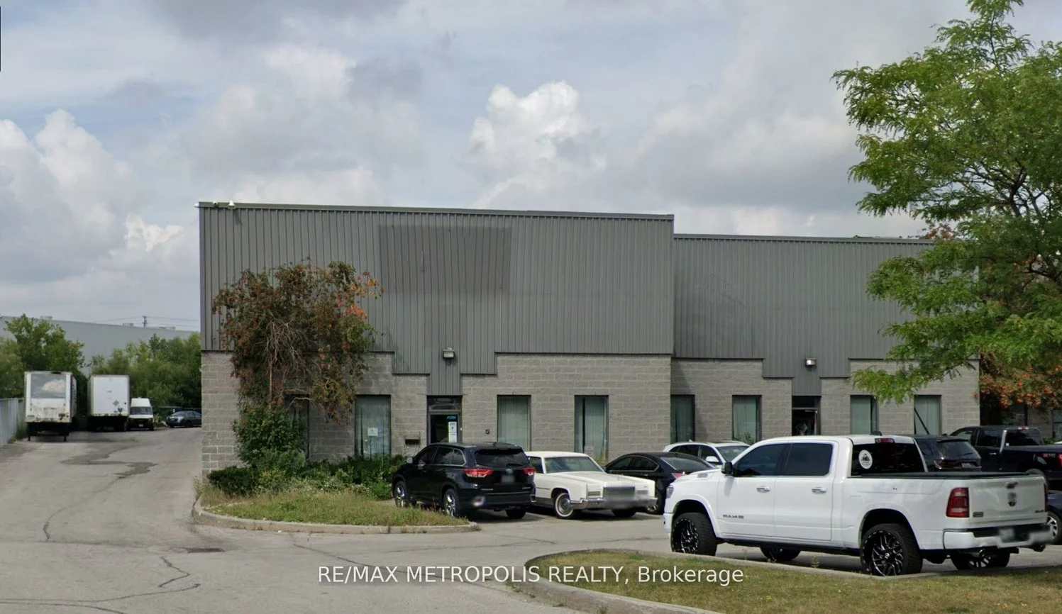 95, Hedgedale, Steeles Industrial, Brampton