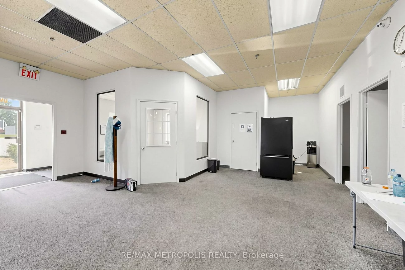 95, Hedgedale, Steeles Industrial, Brampton