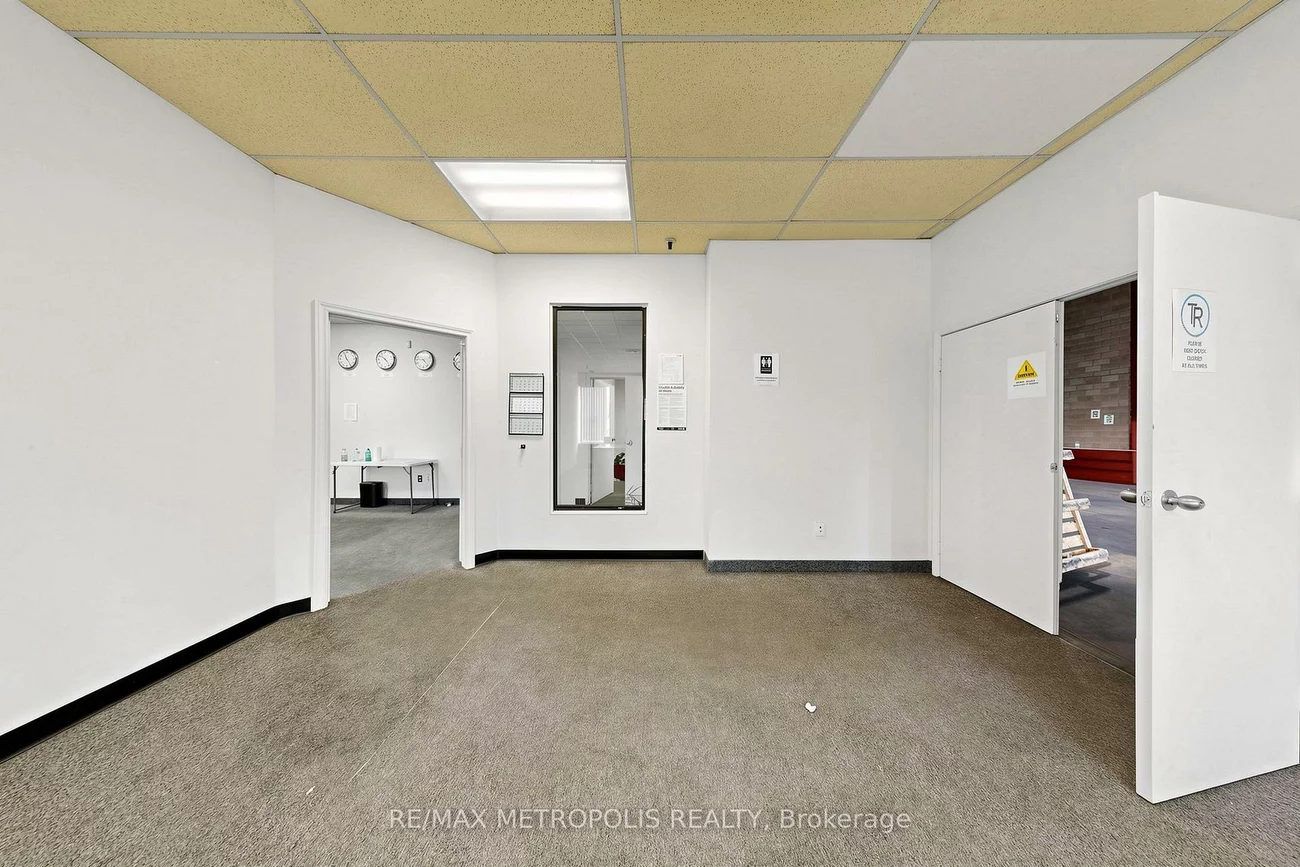 95, Hedgedale, Steeles Industrial, Brampton