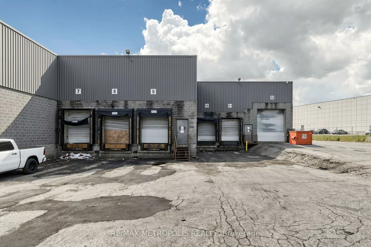 95, Hedgedale, Steeles Industrial, Brampton