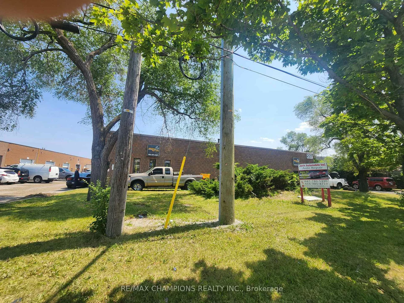 227, Advance, Steeles Industrial, Brampton