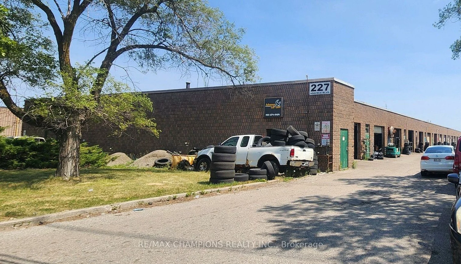 227, Advance, Steeles Industrial, Brampton