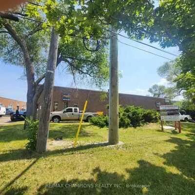 227, Advance, Steeles Industrial, Brampton