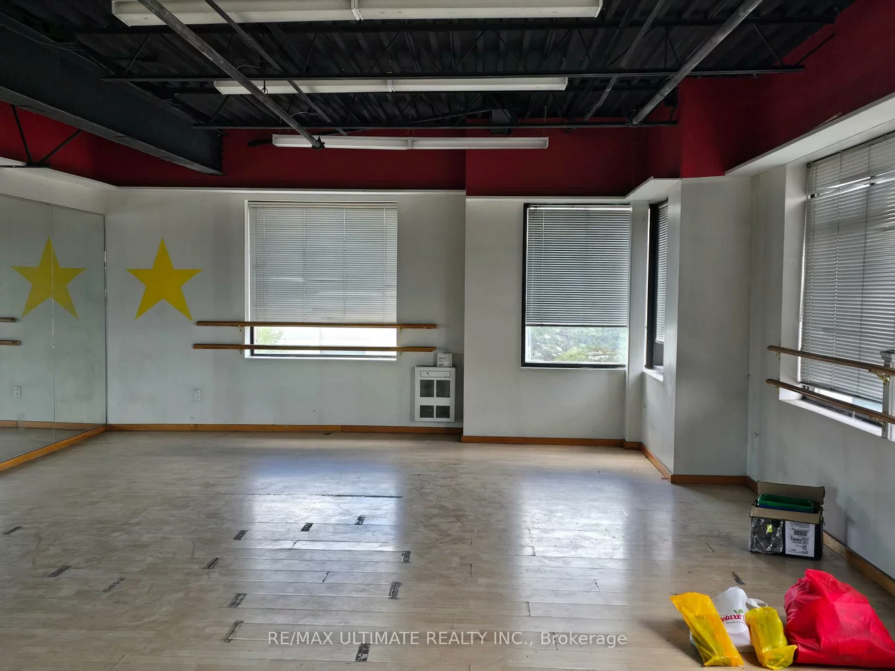 386, Deerhurst, Gore Industrial South, Brampton