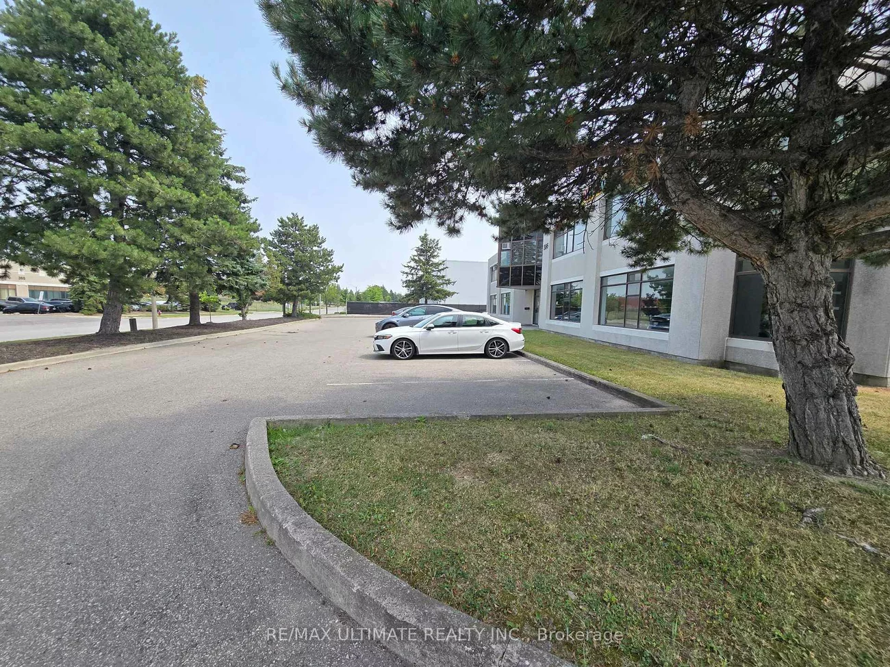 386, Deerhurst, Gore Industrial South, Brampton