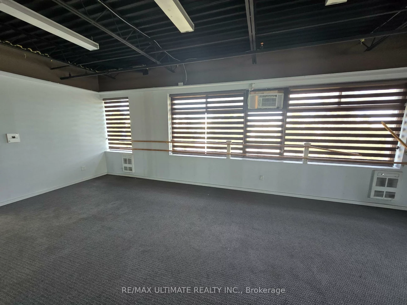 386, Deerhurst, Gore Industrial South, Brampton